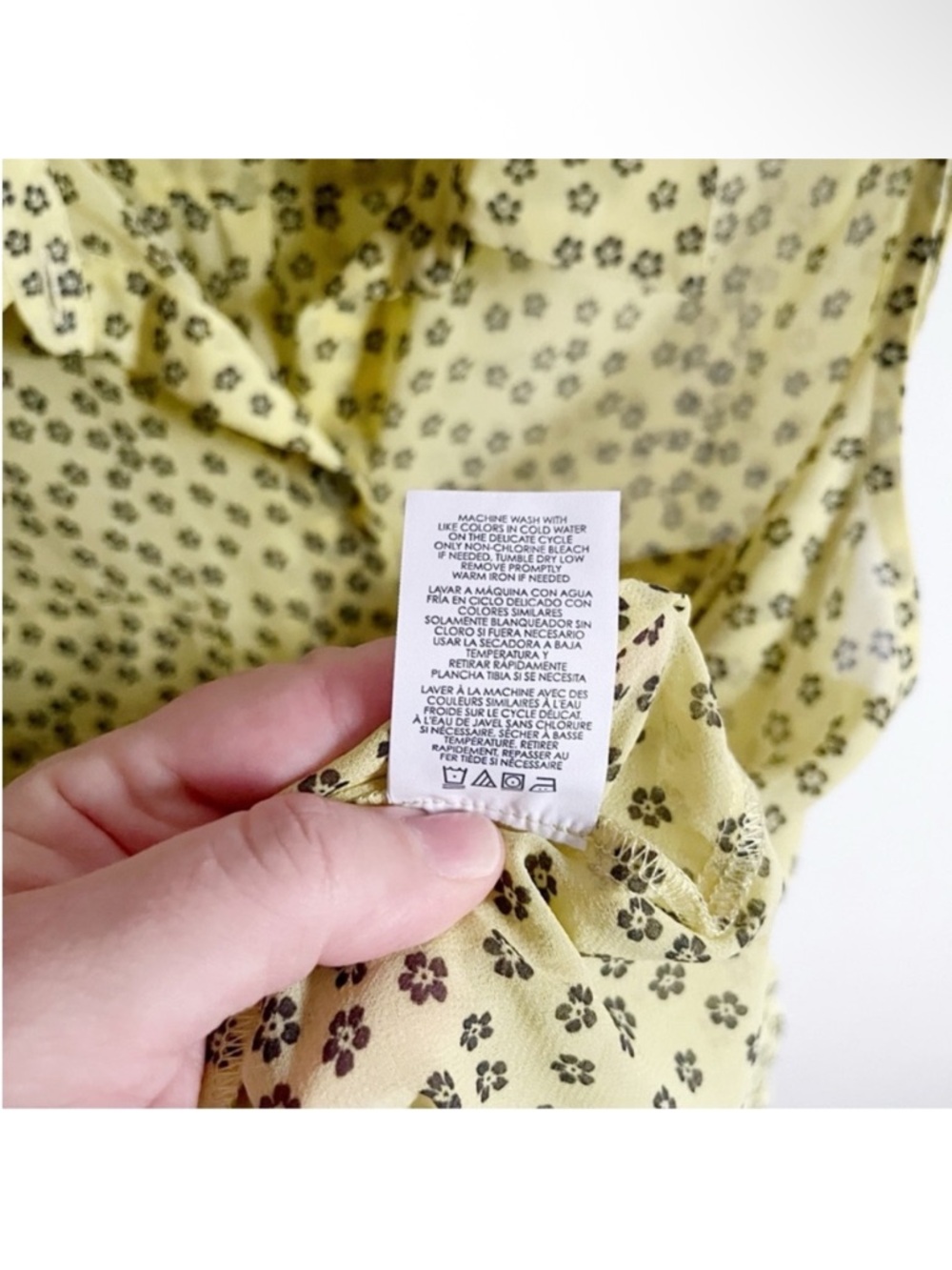 Cabi Viola blouse yellow black daisy print sleeveless semi sheer button front - Picture 9 of 10